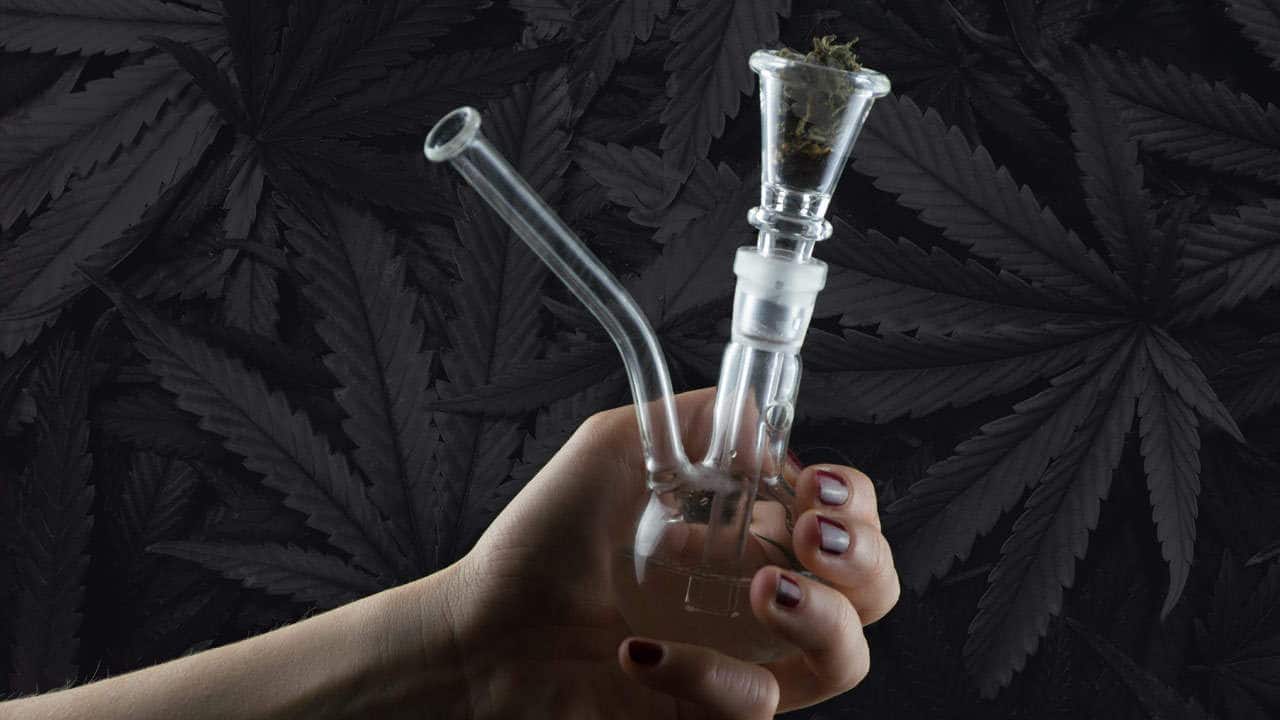 5 Smoking Methods That Use The Least Amount of Bud