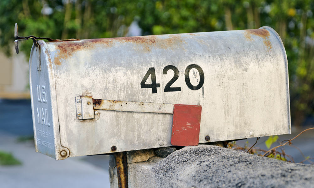 5 Safest Ways to Mail Weed