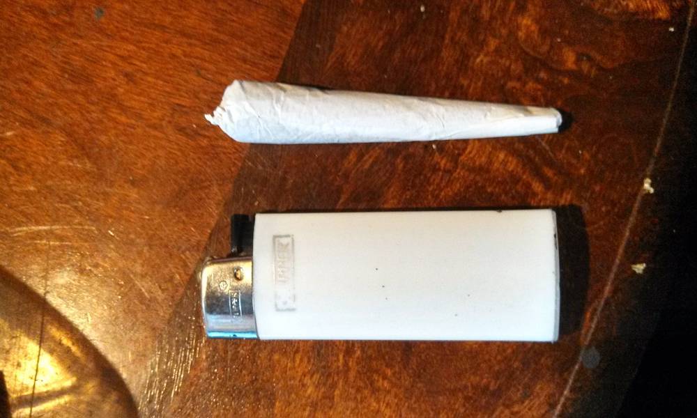 How To Roll A Tulip Joint