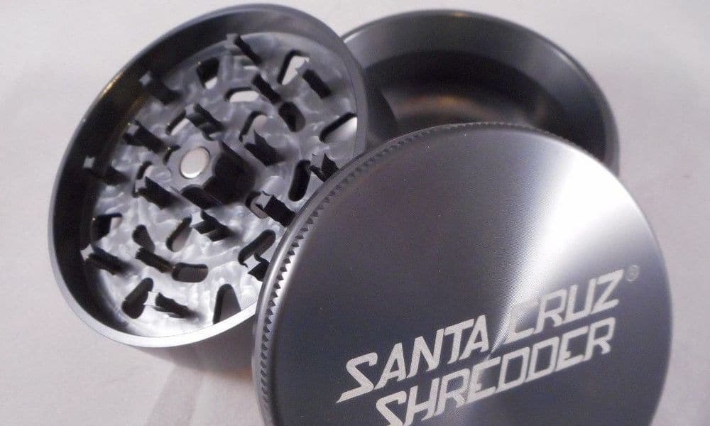 Santa Cruz Shredder Combines Elite Performance With Classic Design